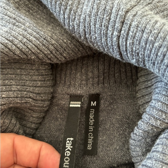 Women’s Adorable Cowlneck  Sweater Dress By Takeout Size Medium - Picture 2 of 3